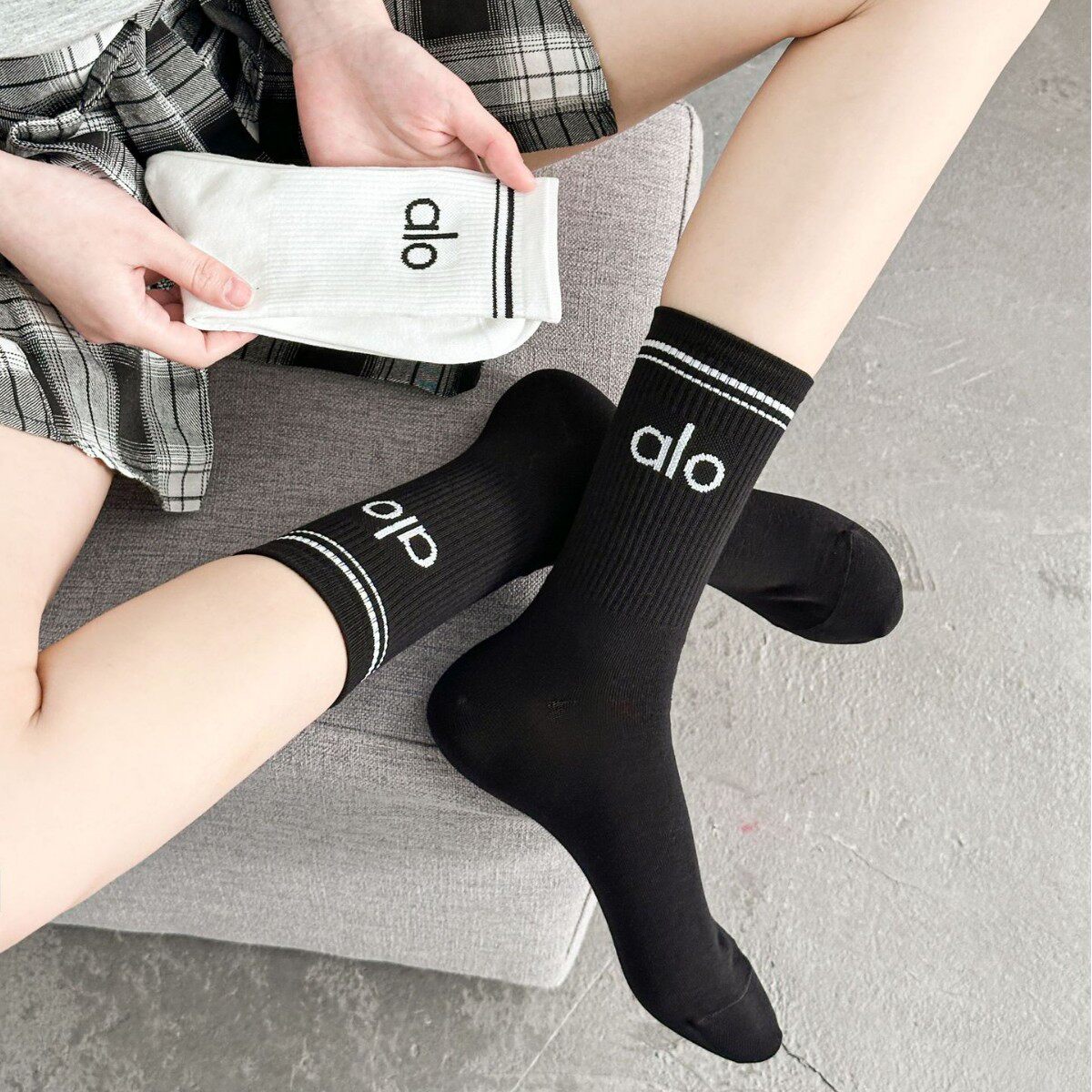 袜子瑜伽女中筒配鲨鱼裤春秋吸汗透气纯棉运动健身百搭长筒袜女士