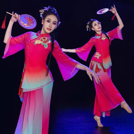 新款广场演出服中国扇子舞秧歌鼓舞舞蹈中老年古典舞表演套装