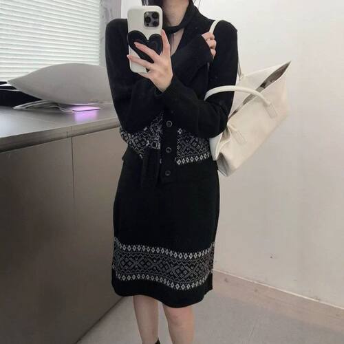 UP秋冬老钱复古提花毛织围脖套装