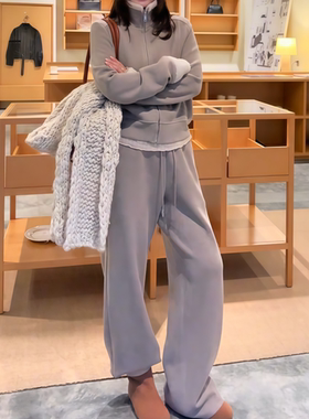休闲风浅灰色短外套直筒裤套装女