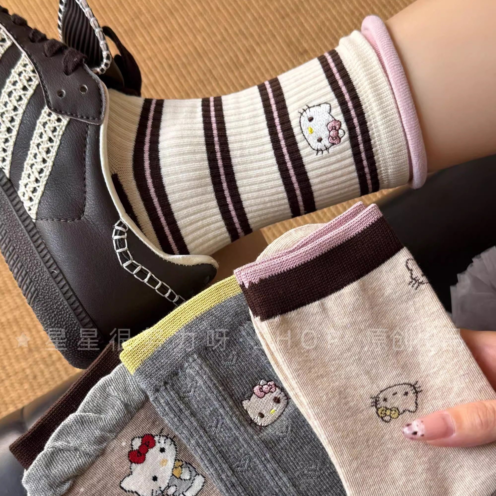 可爱卡通Hello Kitty中筒袜简约休闲卷边条纹袜子女春秋ins堆堆袜