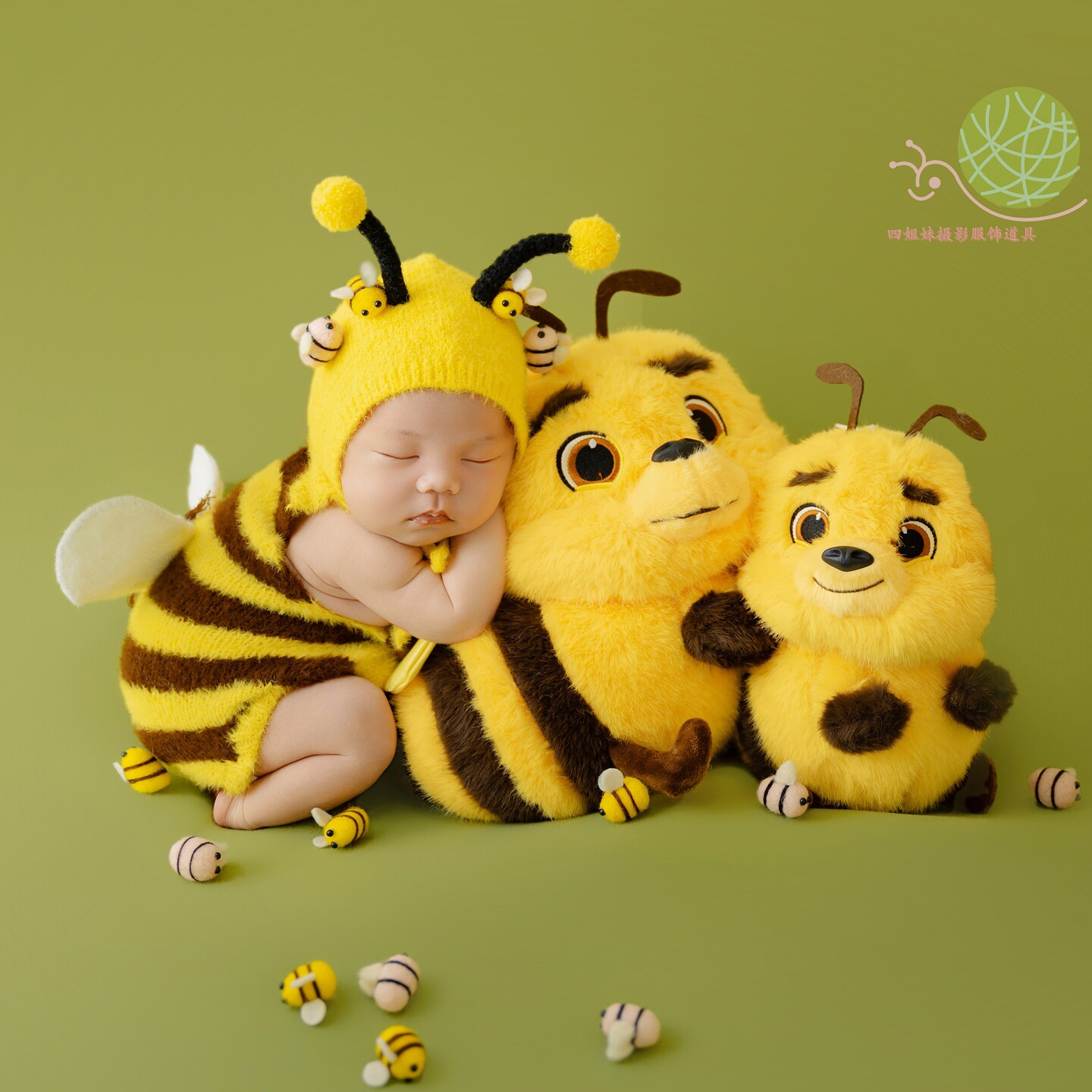 满月婴儿道具新生儿摄影服装影楼小蜜蜂卡通主题出初生宝宝拍照衣