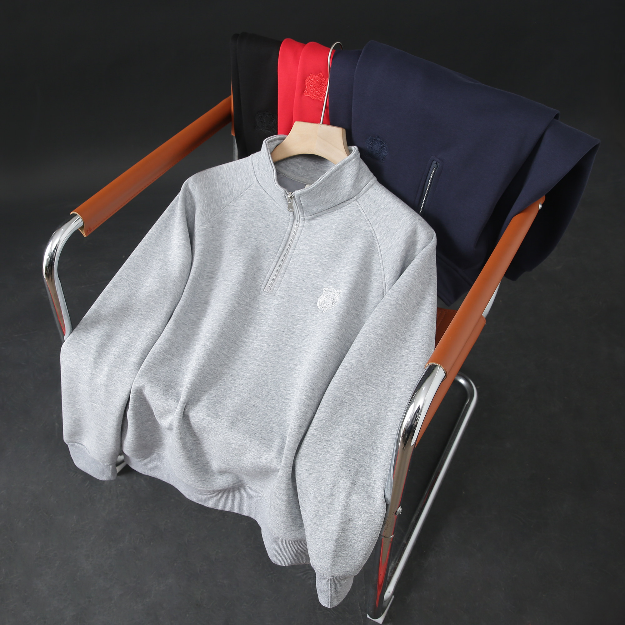 复合绒精致刺绣半拉链加厚保暖男士长袖卫衣秋冬套头简约打底上衣