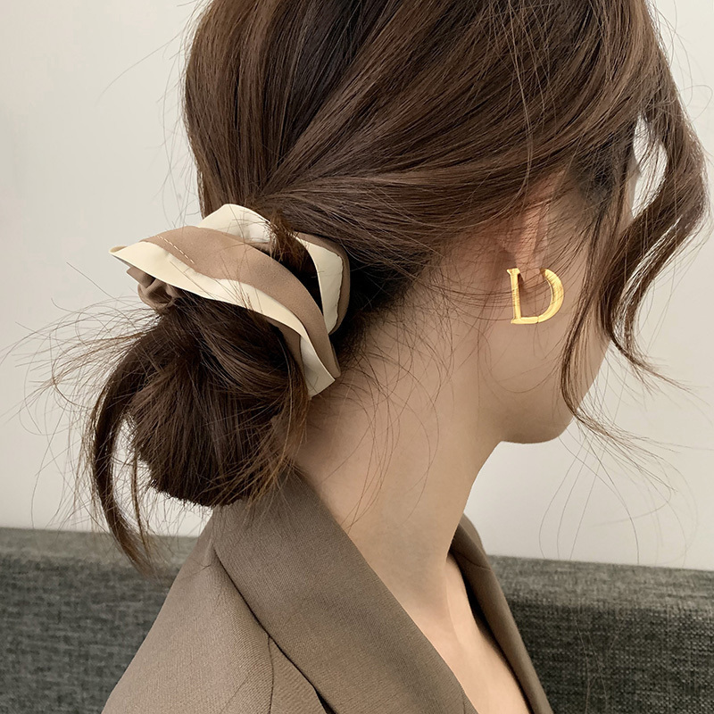 【迷度】韩国法式时尚高级感字母D耳环耳扣耳圈百搭简约冷淡风潮