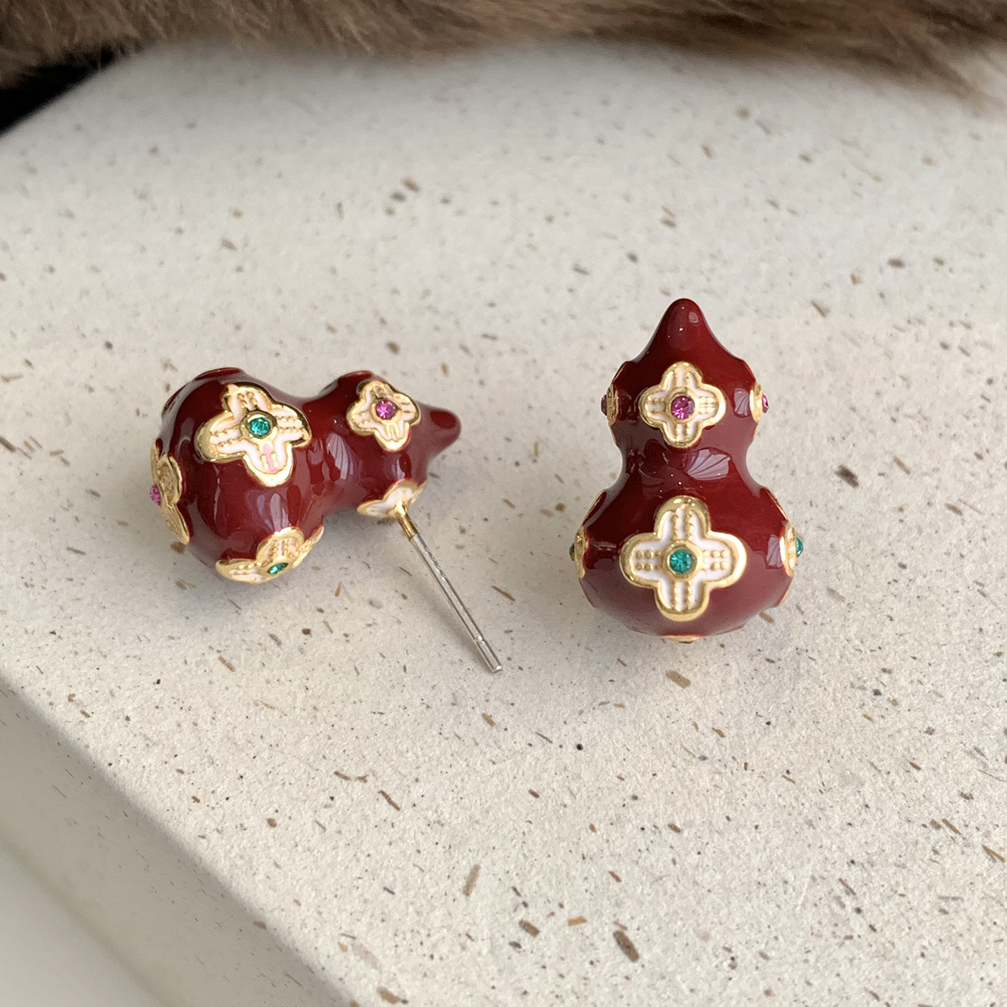 1.20【新品八折】S925银针酒红葫芦耳钉复古气质轻奢过年耳饰显白,饰品/流行首饰/时尚饰品新,耳钉,淘宝优惠券,粉丝福利购,淘宝优惠卷