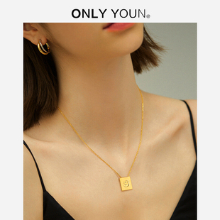 配饰高级感爆款 轻奢小众方块lisa同款 锁骨链 2024新款 字母项链女款