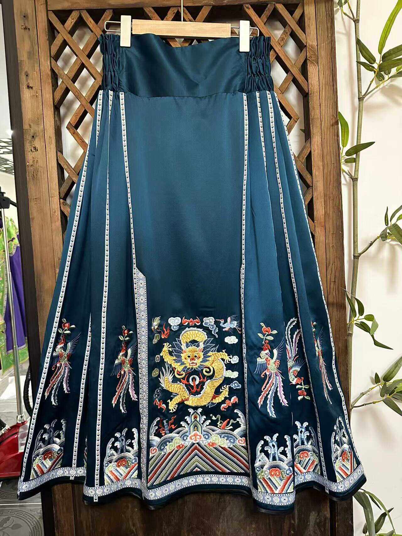 瑜玥传琦新款中式桑蚕丝重工刺绣国风香云纱汉服马面裙高端半身裙