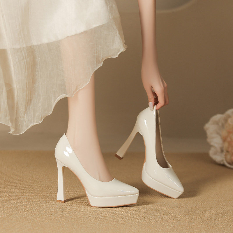 防水台超高跟鞋女2026高级新款粗跟女鞋春秋气质名媛尖头白色单鞋