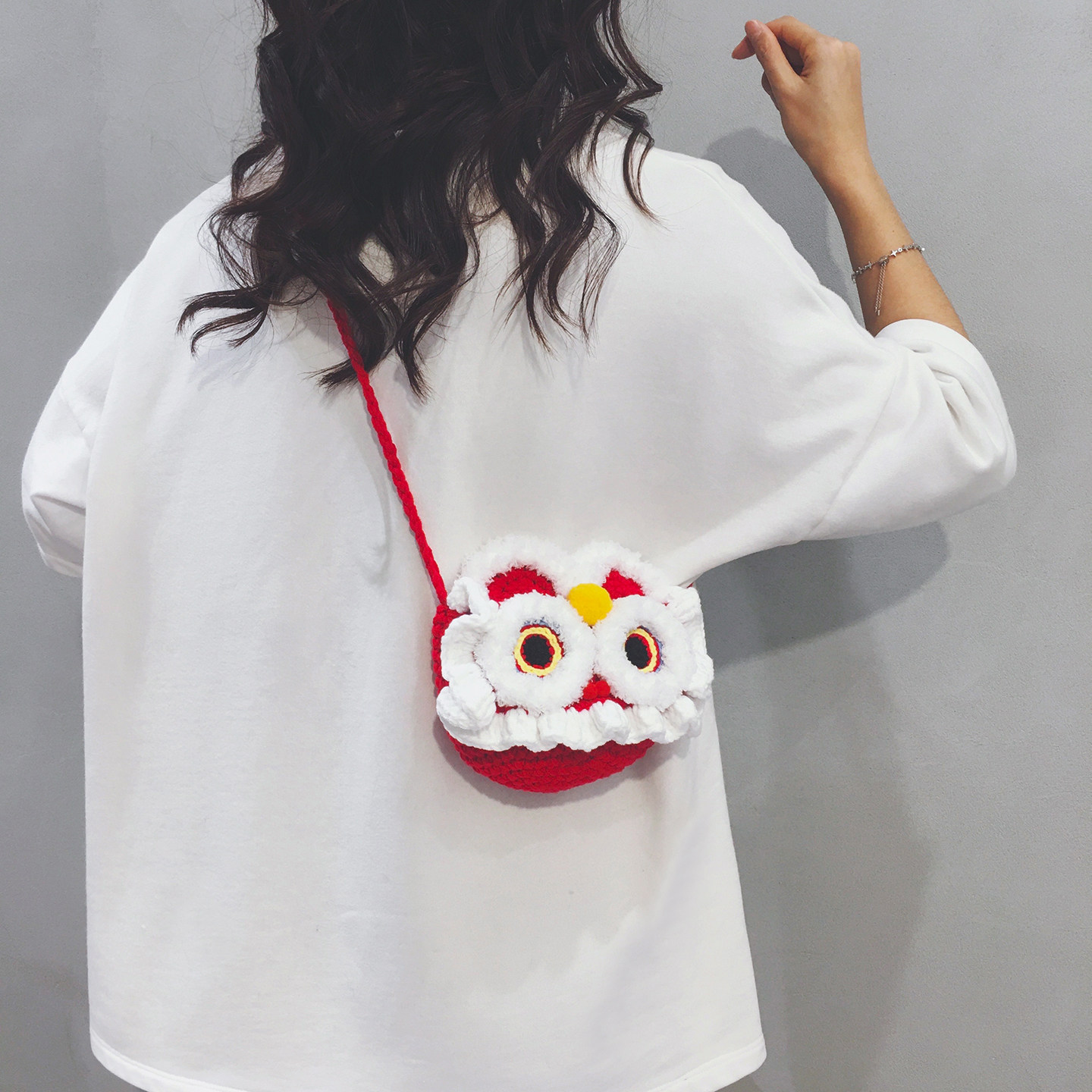 红色醒狮玩偶毛绒迷你包女2026新款儿童新年拜年可爱卡通斜挎小包