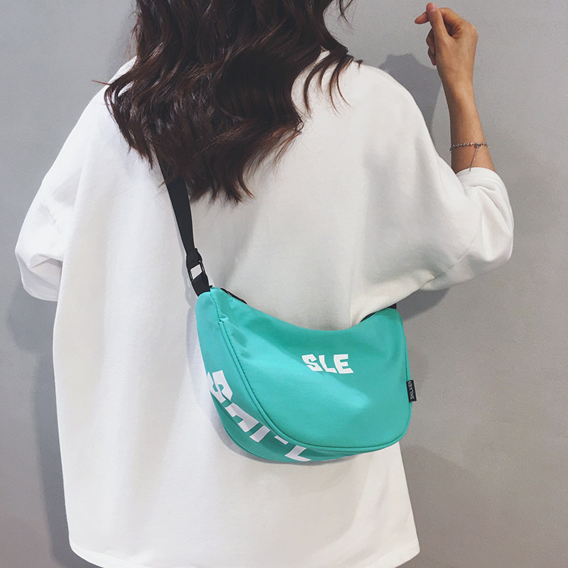 湖蓝色时尚帆布包女2025新款休闲百搭通勤运动旅游骑行斜挎饺子包,箱包皮具/热销女包/男包,通用款女包,淘宝优惠券,粉丝福利购,淘宝优惠卷