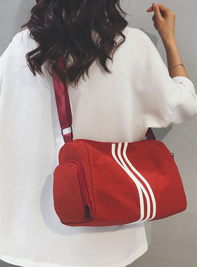 红色大容量帆布包女2025新款运动健身瑜伽户外旅游出行轻便斜挎包