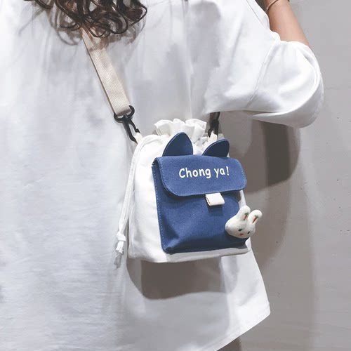 帆布日系原宿风学生百搭斜挎包