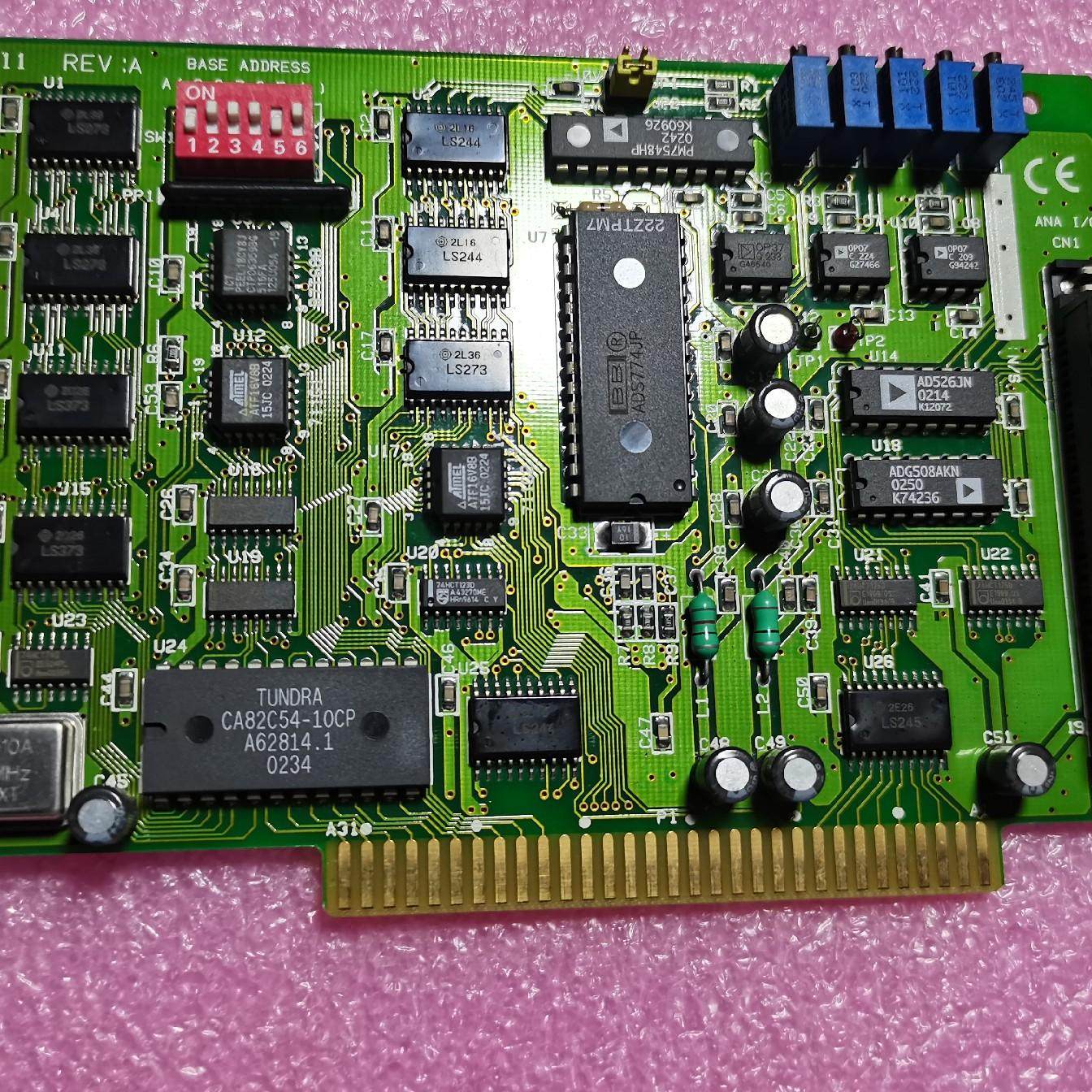 8111  REV.A  8通道12位模拟量输入板 玻璃钢化