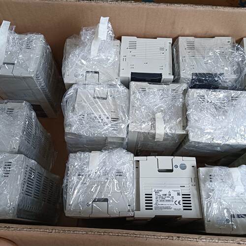 PLC FX3GA-60MT-CM 拆机 成色漂亮。