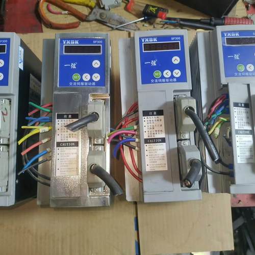 奔日一弦SF300伺服驱动器 剪线拆机 成色很新 图片实拍