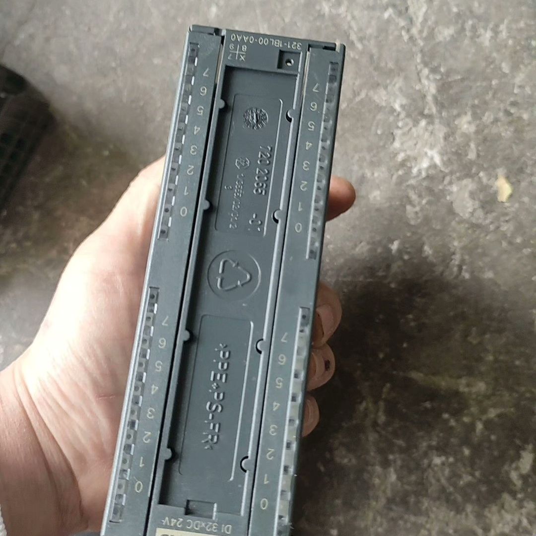 现货三个。6ES7 321-1BL00-0AA0
