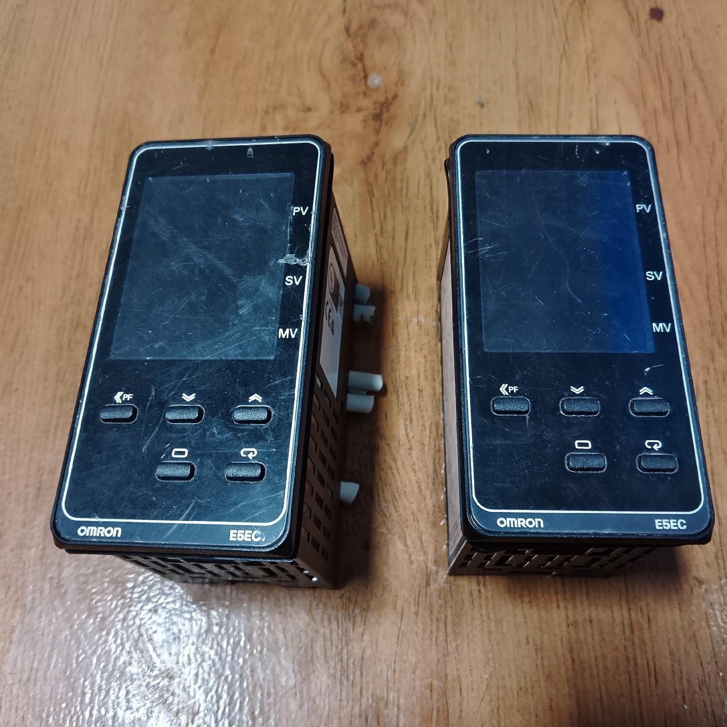 温控E5EC-QR2ASM-820 功能正常 成色为实