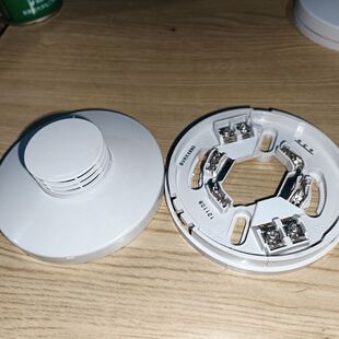 BVRX4588烟感 有200多套 带底座 实物拍摄 成