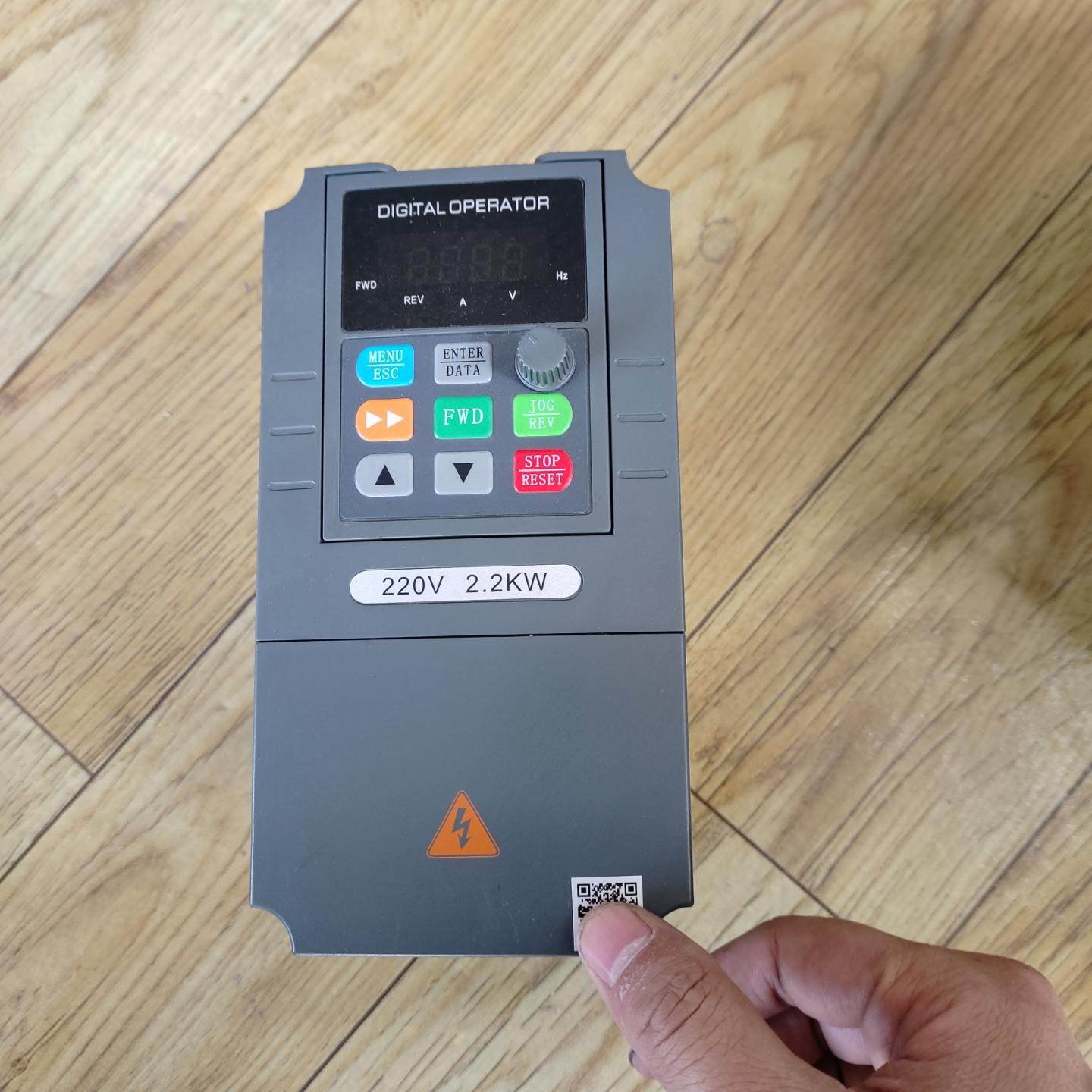 出售源信变频器YX3000-2S0022G