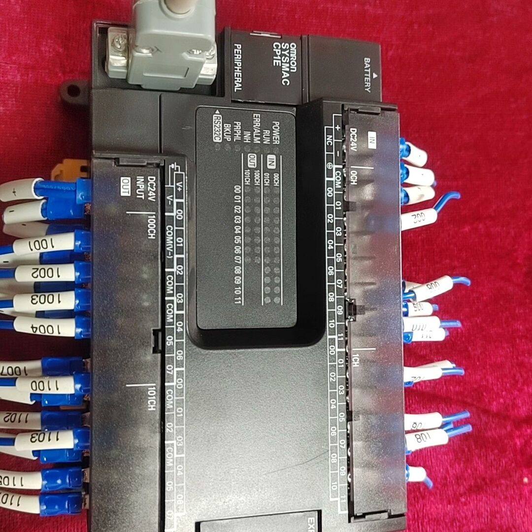 PLC CP1E-N40SDT-D可编程控制器 成色很
