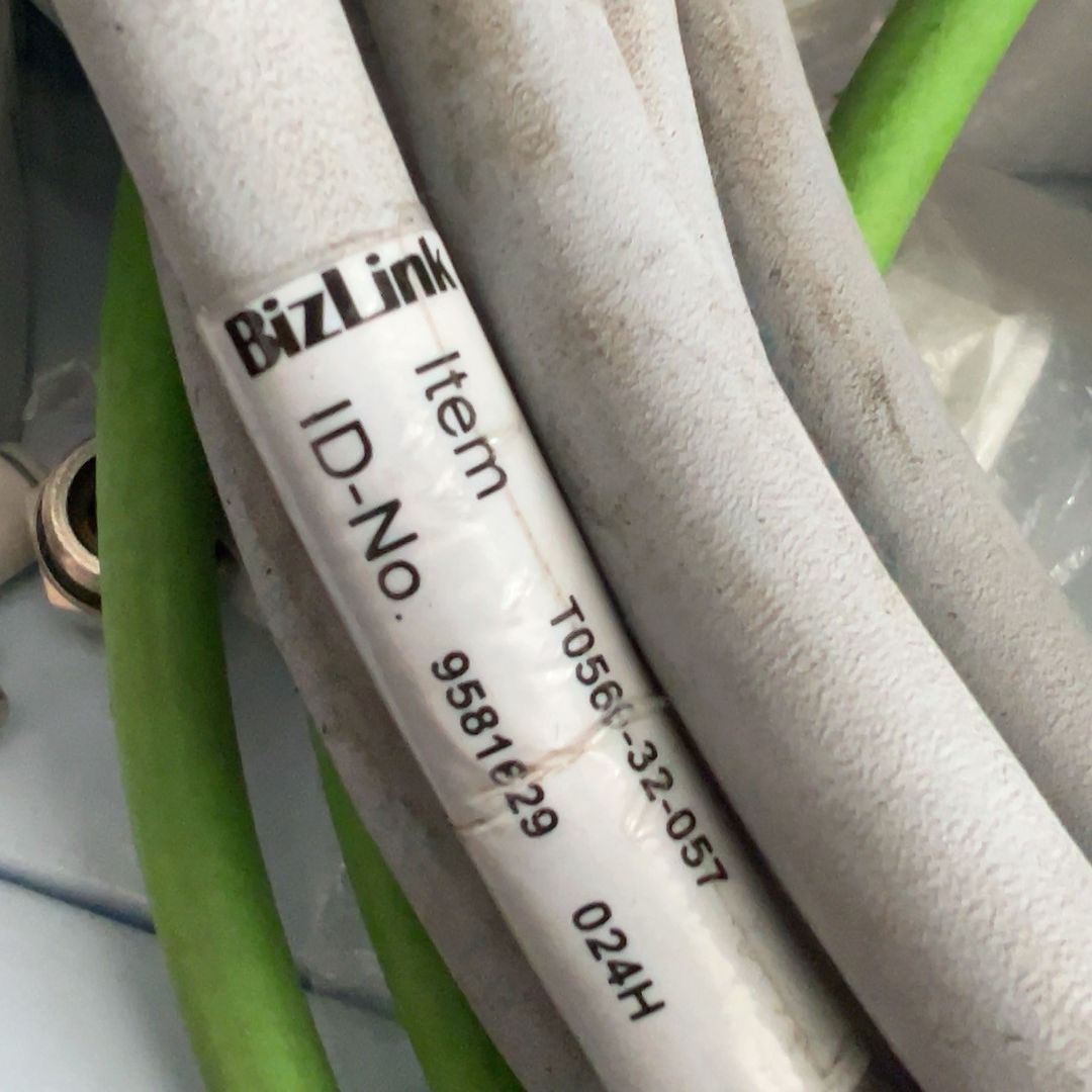BizLiNK线缆 T0569-32-057