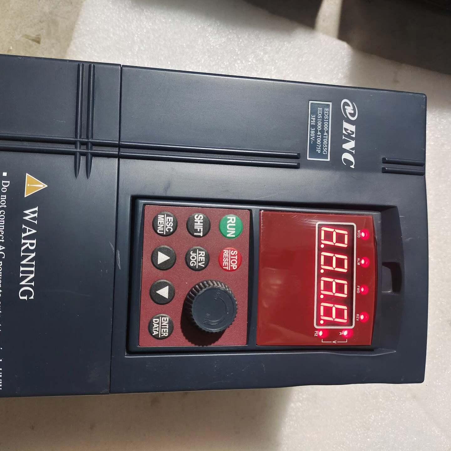 易能ED3100-4T0300M/4T0370EP 60A/