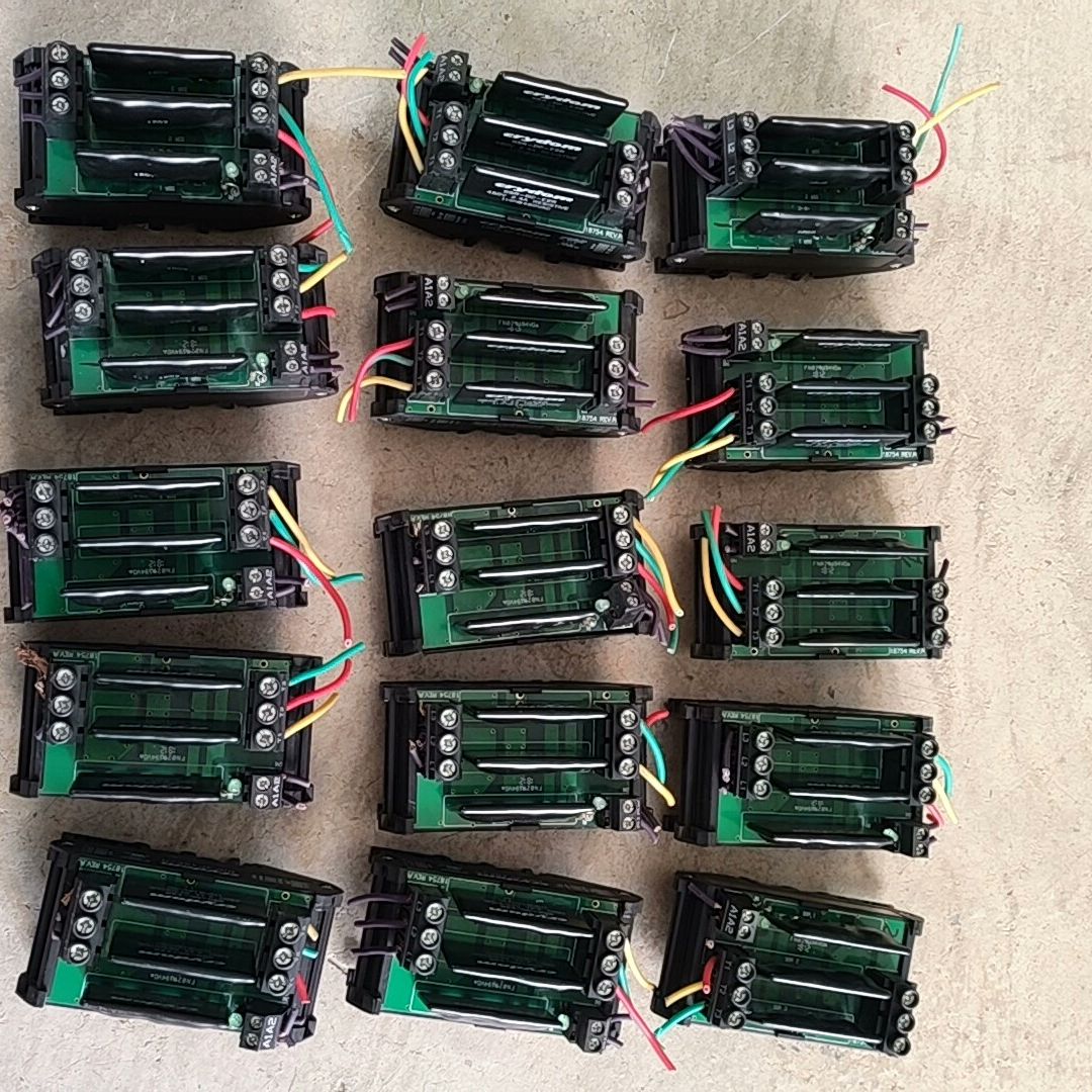 Crydom快达固态继电器组（一组三只）DRA3P48E2R