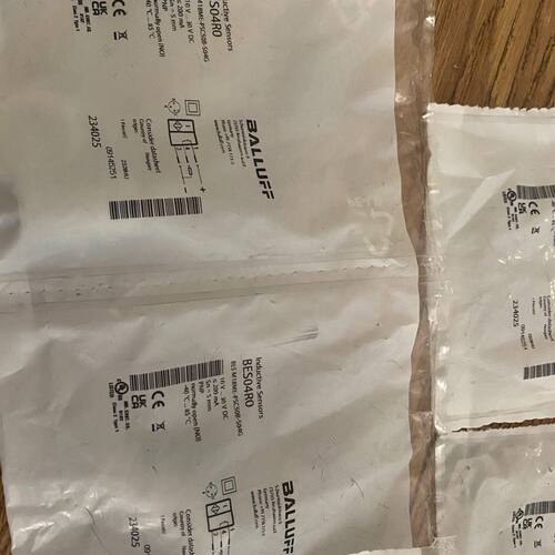 BES04R0巴鲁夫接近开关传感器 现货