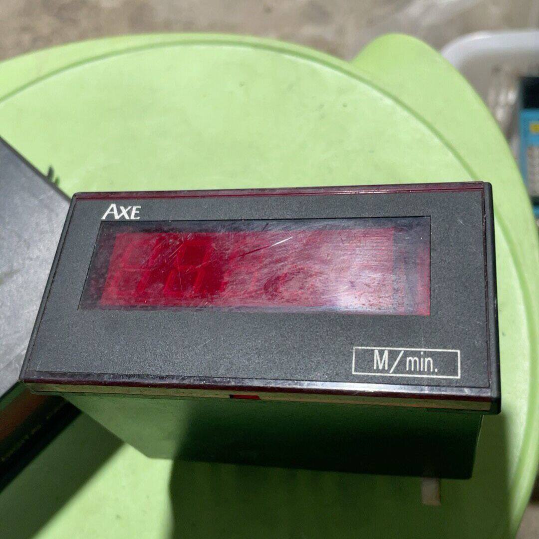 台湾AXE钜斧电流表MR-B2A  12V输入 带红