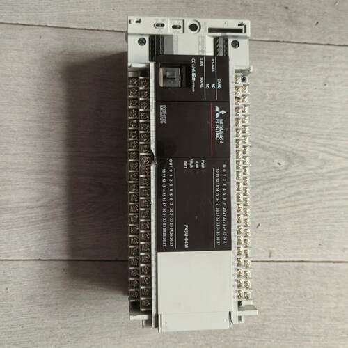 PLC FX5U-64MT/DS 成色实拍见图