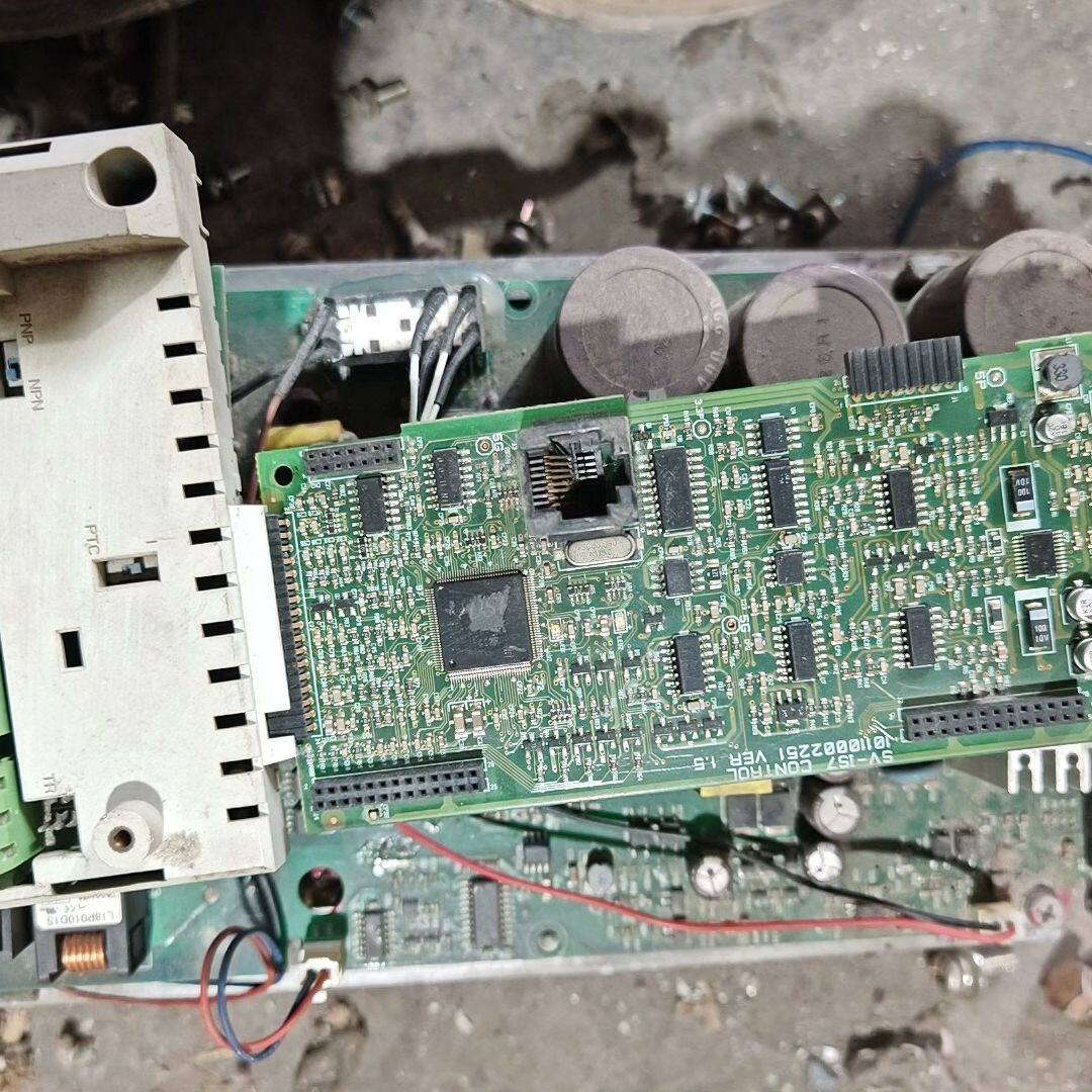 LS变频器SV0015lS7-4NO主板出售！成色不错 功能