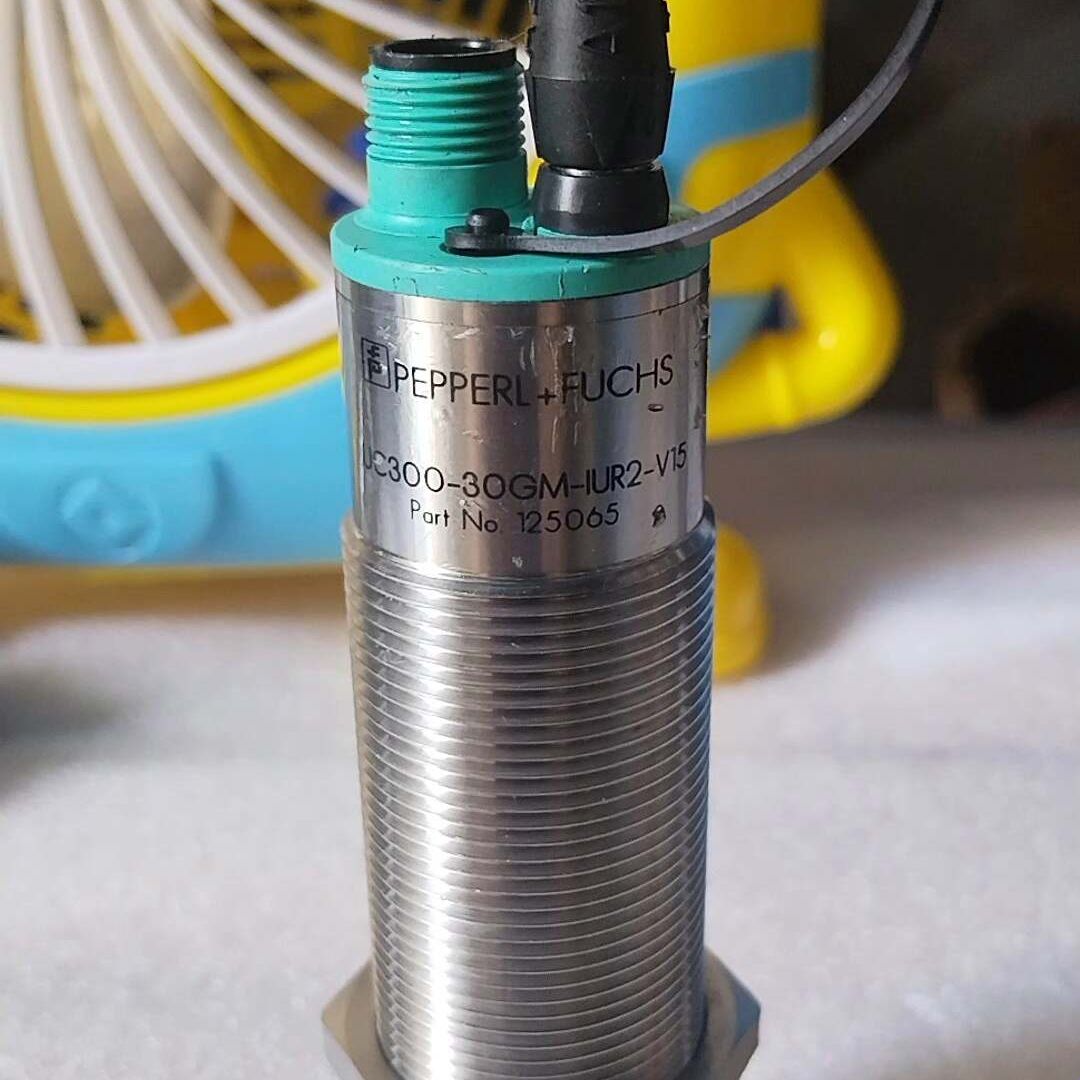 倍加福超声波传感器UC300-30GM-IUR2-V15 实