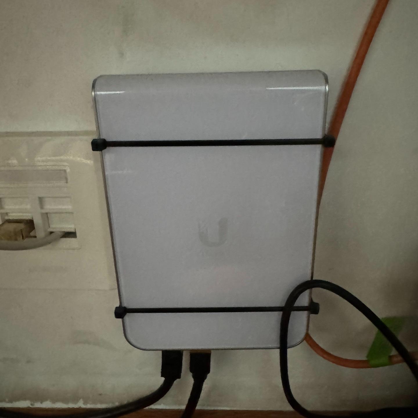 U6-IW UBNT UniFi 优倍快 优贝快 ubiqu