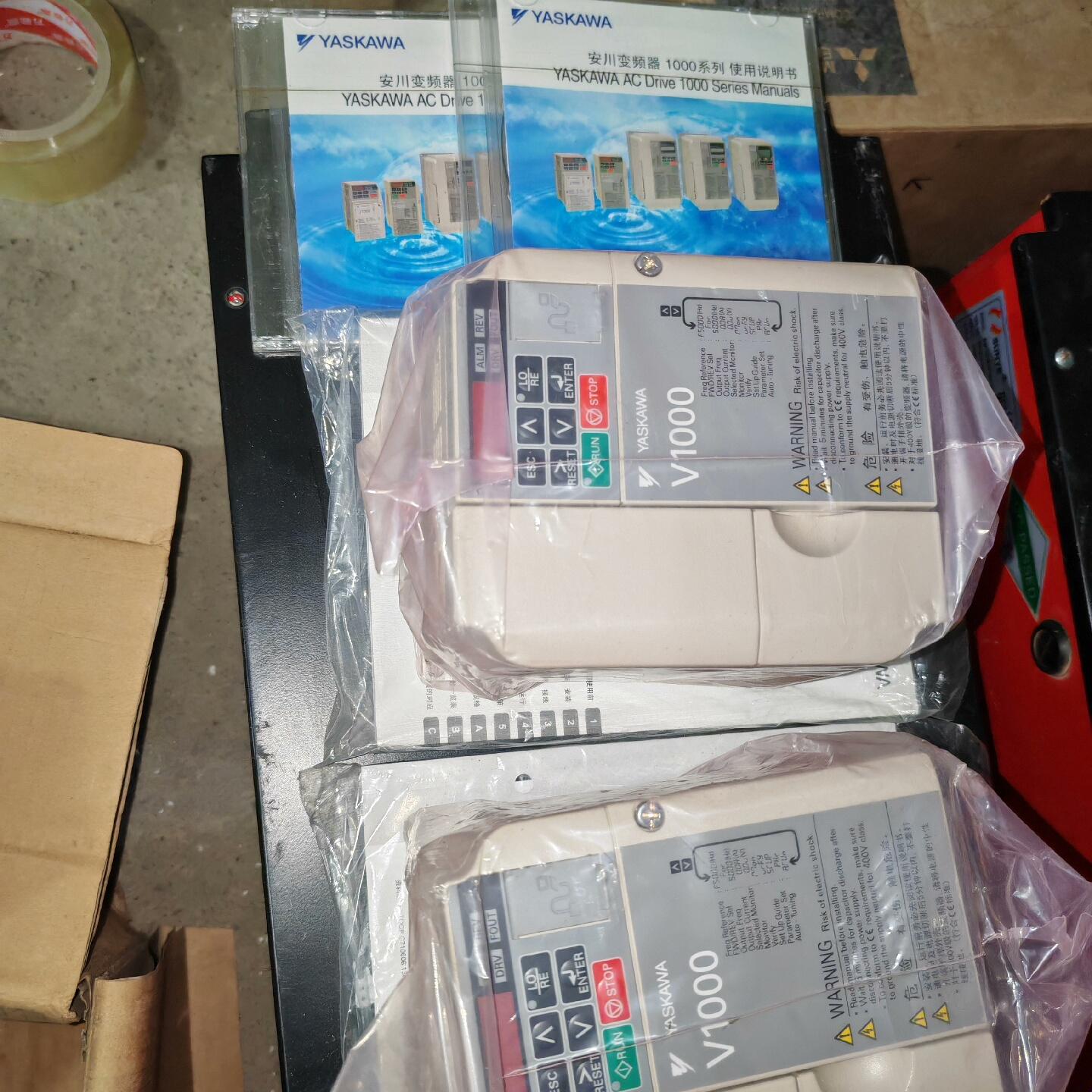 安川变频器VB4A0002BBA 有两台 为 有