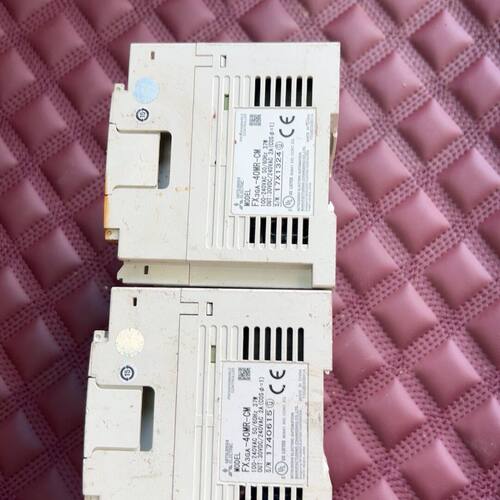 PLC FX3GA-40MR-CM两台配件价出 图片为实