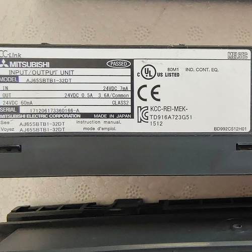 AJ65SBTB1-32DT 远程模块 实物拍摄成色不错