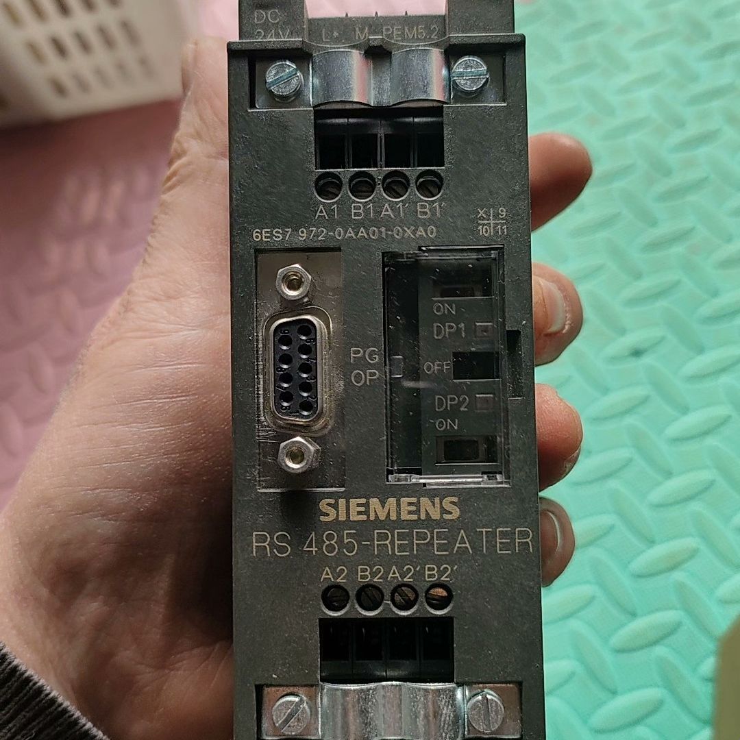 中继6ES7 972-0AA01-0XA0。实物拍