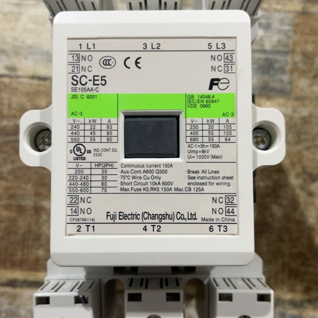 交流接触器SC-E5M8-C  220V   2台