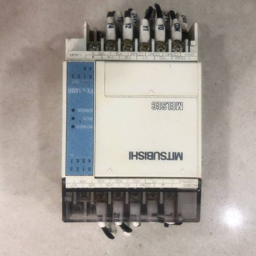 FX1S-14MR-001  成色很新 功能包