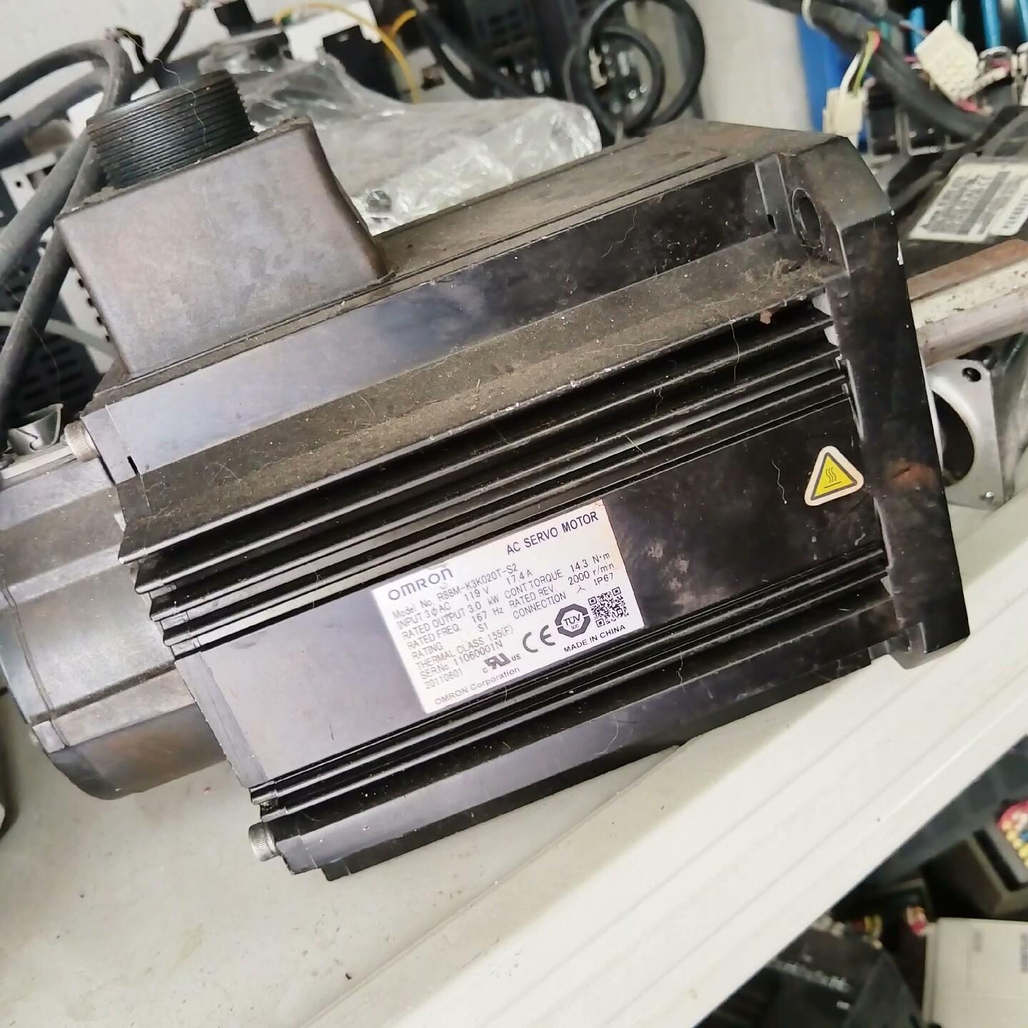 R88M-K3K020T-S2 成色如图 实物拍摄 包好不包