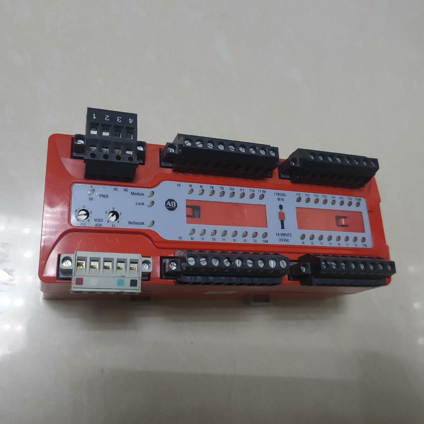 罗克韦尔PLC模块 1791DS-ⅠB16 拆机 功能好的