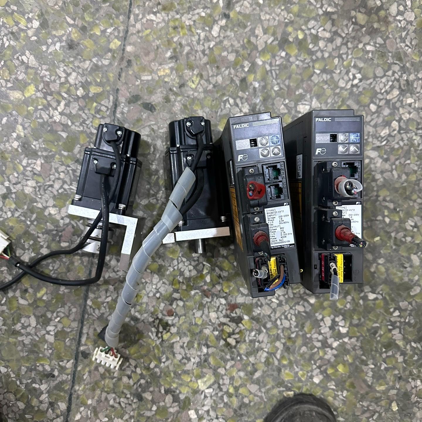 RYC401D3-VVT2马达GYS401DC2-T2C一套