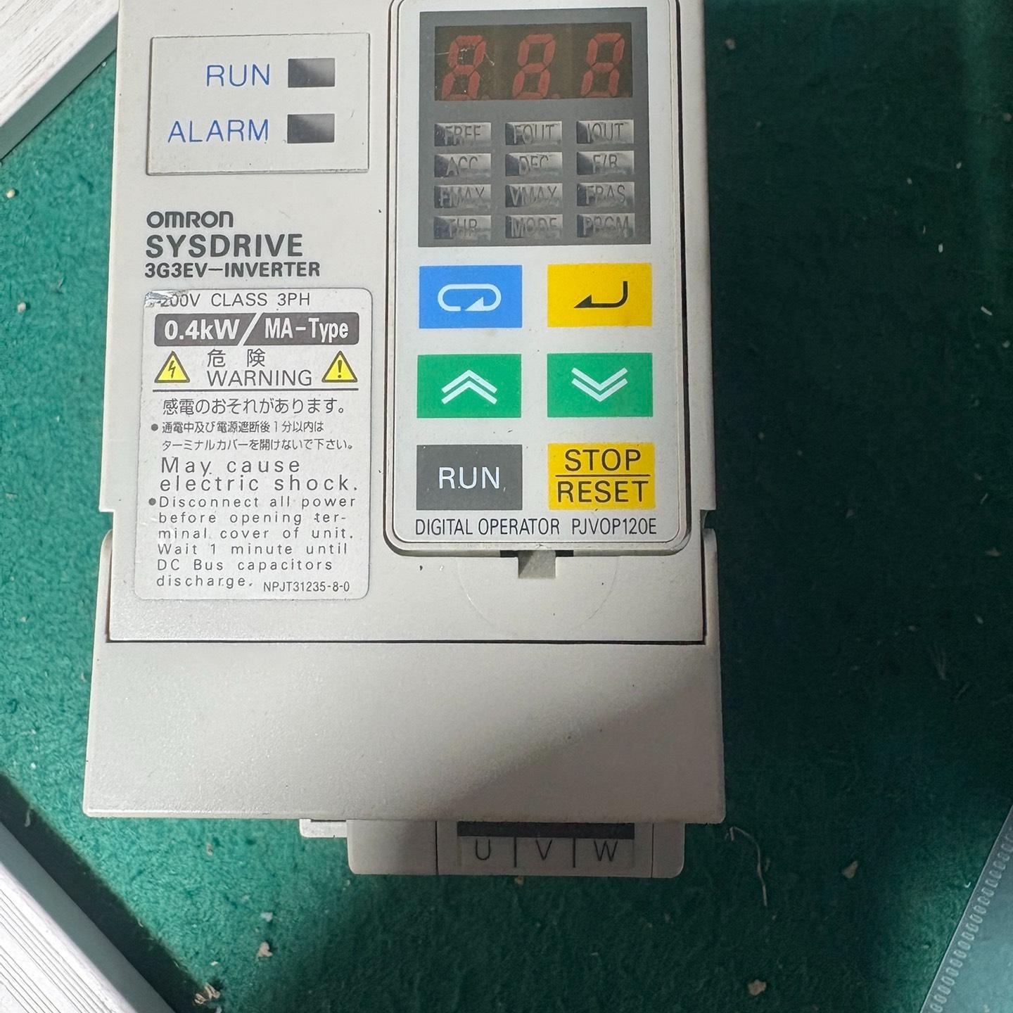 3G3EV型变频器 0.4kw 拆机实物如图 实物拍摄