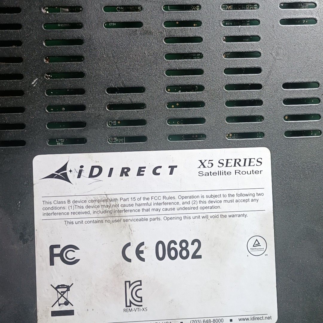 iDirect x5   调制解调器 路由器