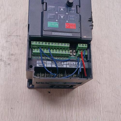 拆机斯科为变频器 SV800A-1R54G/2R24PB实物