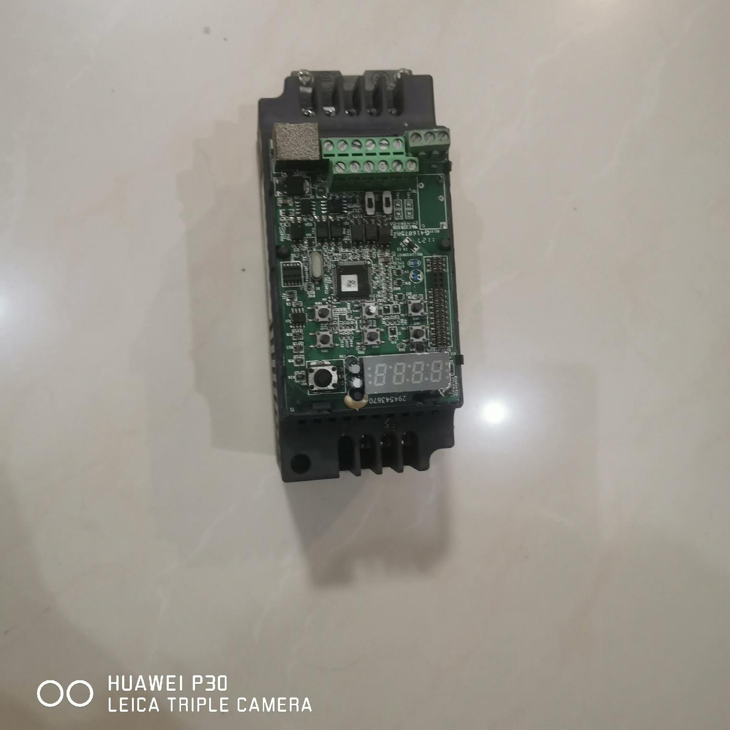 台达变频器 VFD007EL43A    0.75kw 38