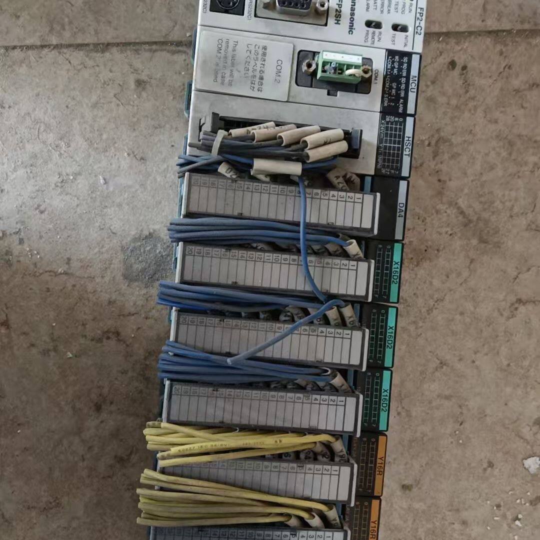 PLC拆机一套 功能完好 实物拍摄。包含PSA3、FP2