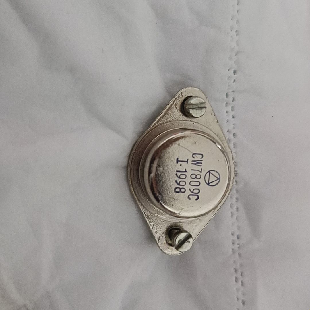 三端稳压器CW7809C I.1998三端稳压器