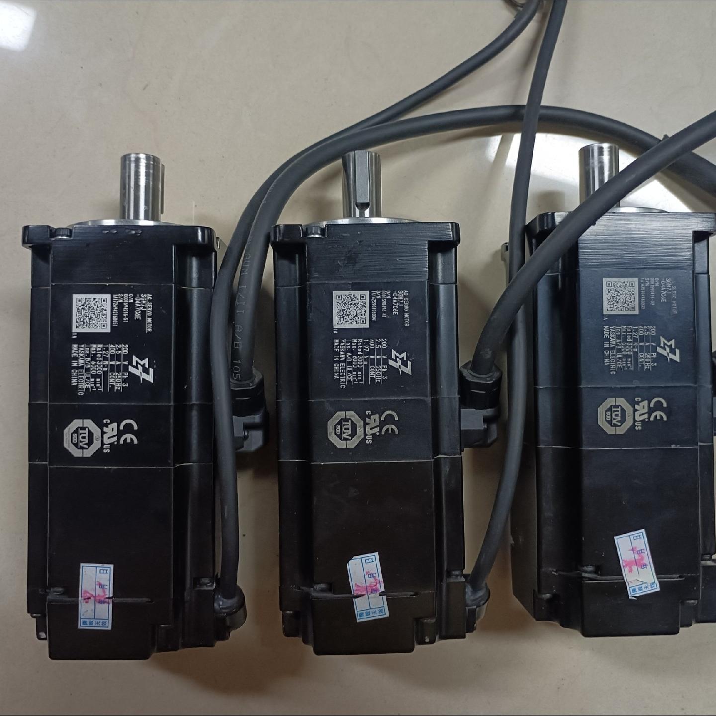 安川7系 SGM7J-04A7C6E 400w绝对值带刹车伺