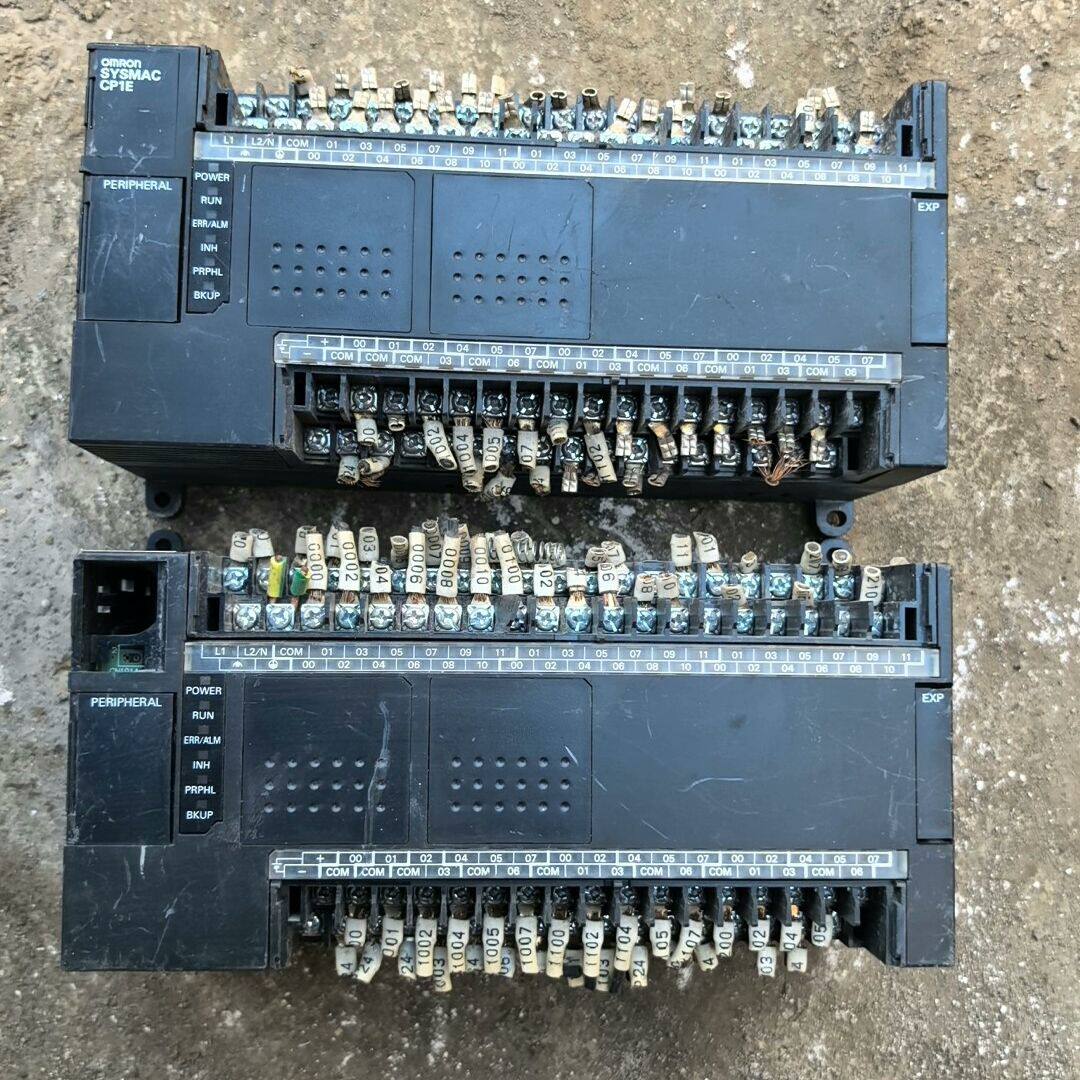 PLC  CP1E-E60DR-A
